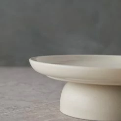 Lulu And Georgia New Pacifica Footed Plate, Vanilla By Casafina